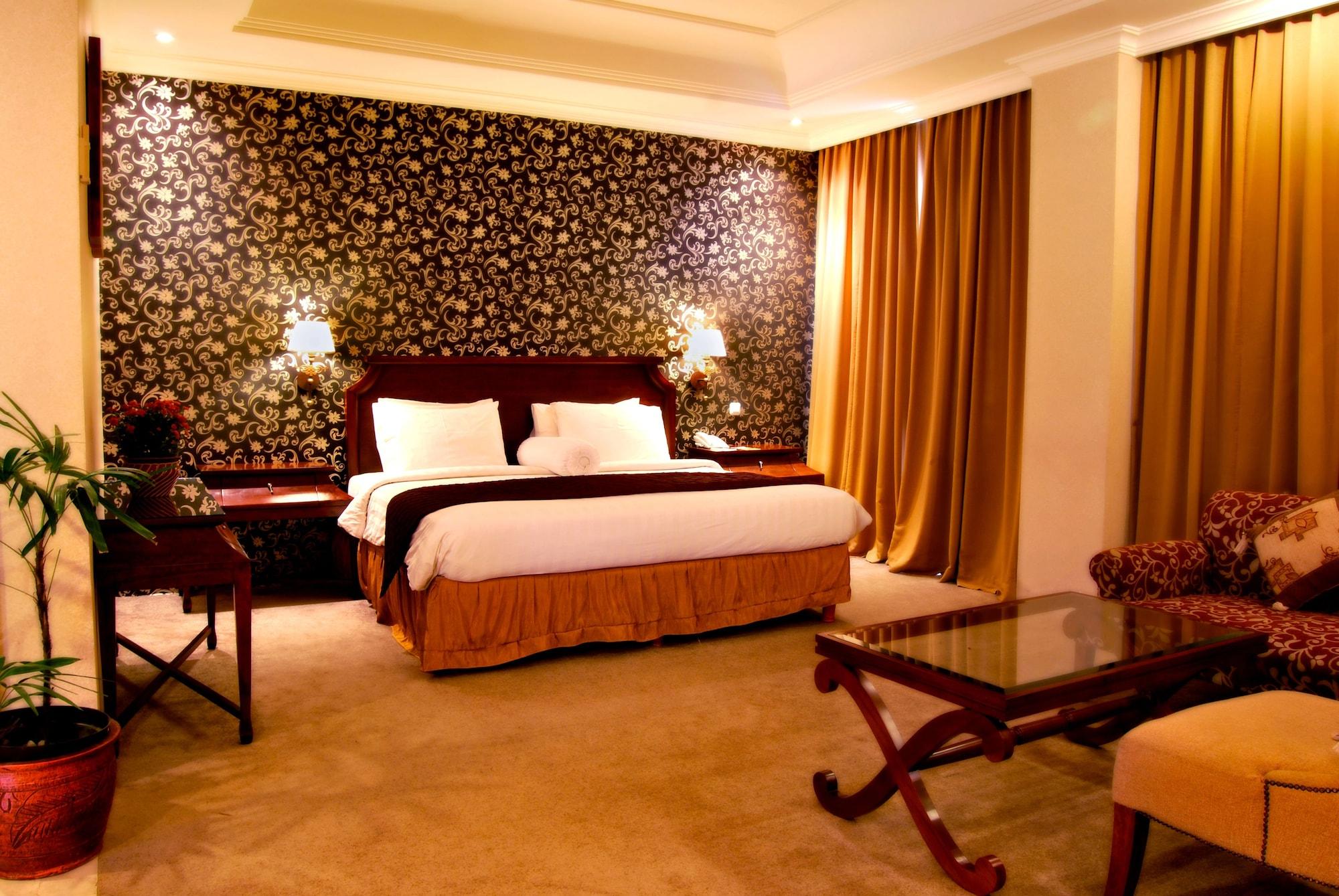 Hotel The Mirah 4*