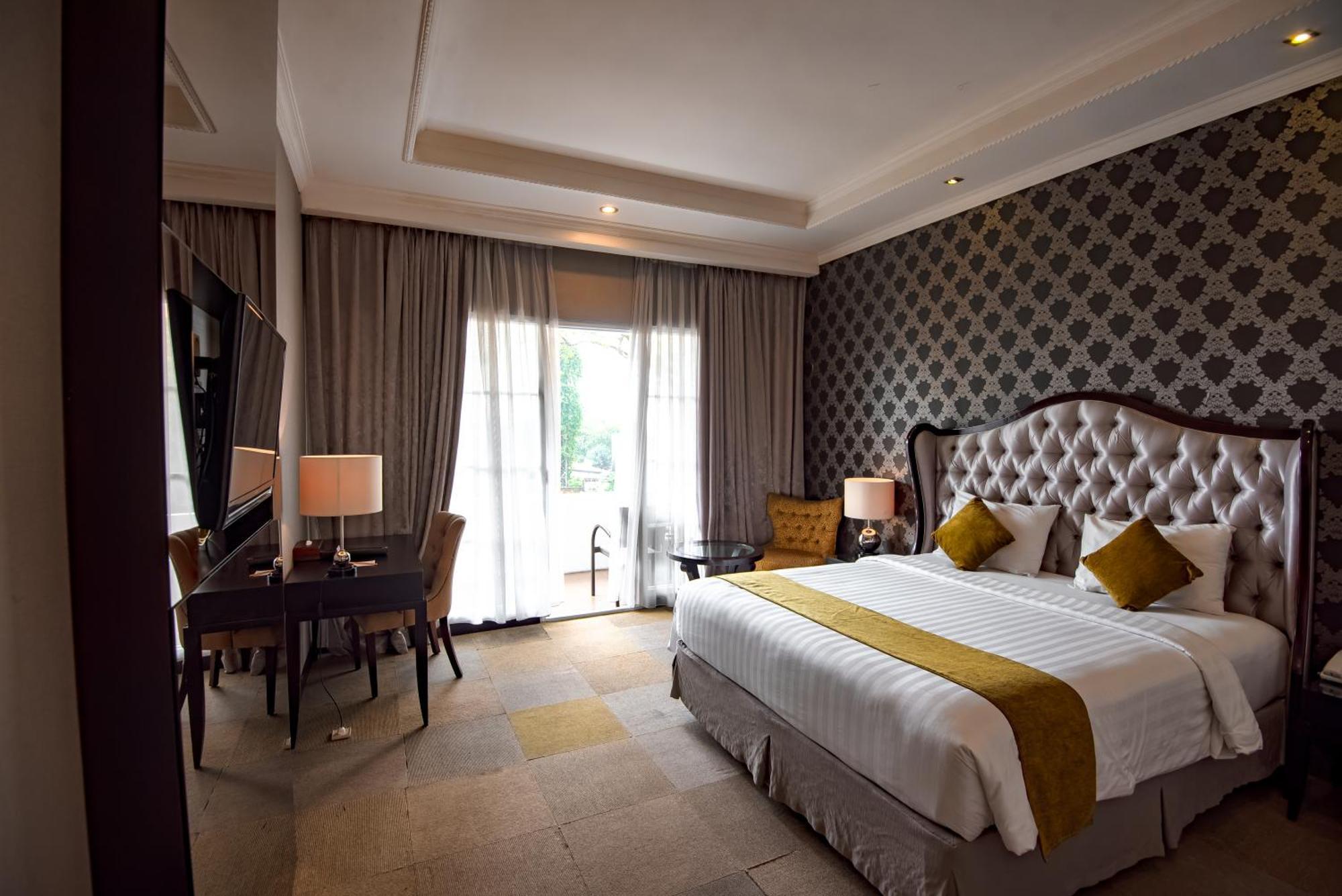 Hotel The Mirah 4*