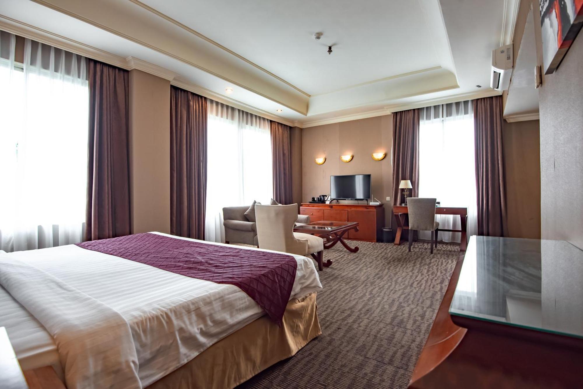 The Mirah 4*