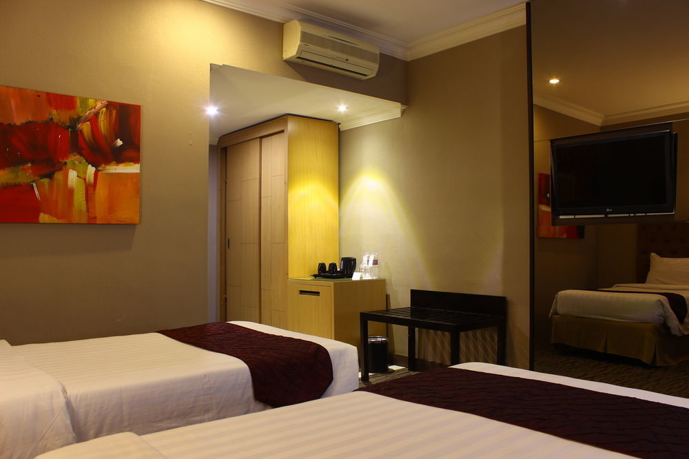 The Mirah Hotel 4*